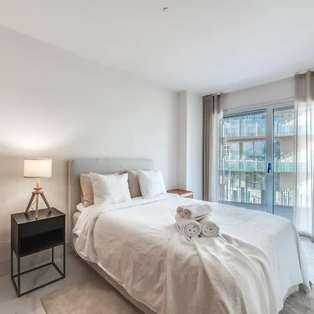 Newly Built 3 Bdrm Luxury Close To The Appartement